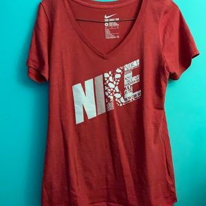 Nike top